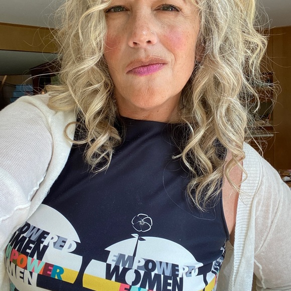 Meet your Posher, Traci - Picture 6 of 6